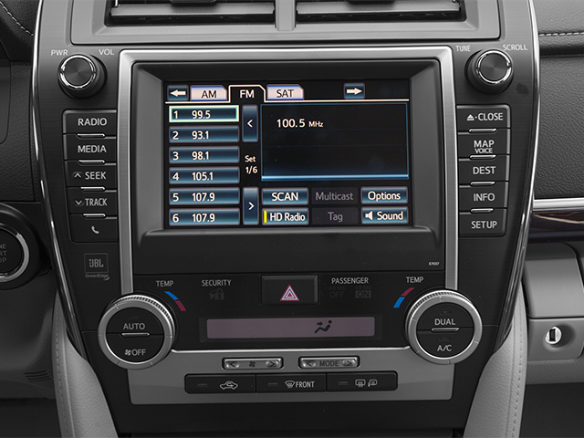 2013 Toyota Camry XLE photo 3