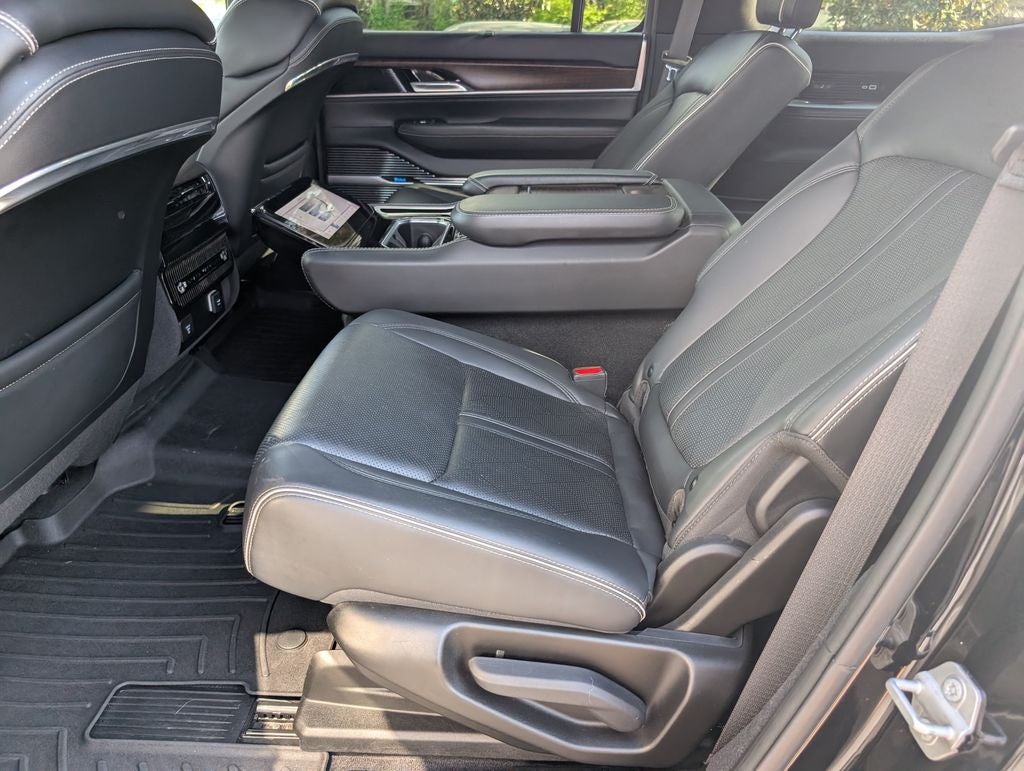 2022 Jeep Grand Wagoneer Series II