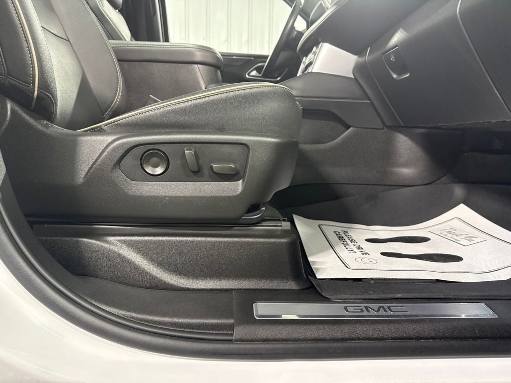 2022 GMC Yukon SLT