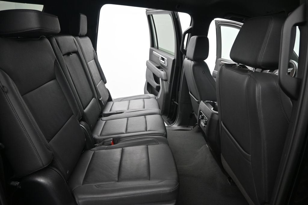 2025 Chevrolet Suburban LT
