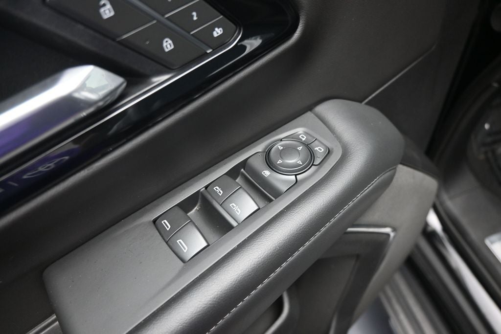2025 Chevrolet Suburban LT