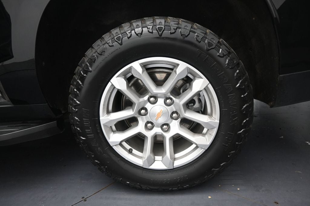 2025 Chevrolet Suburban LT