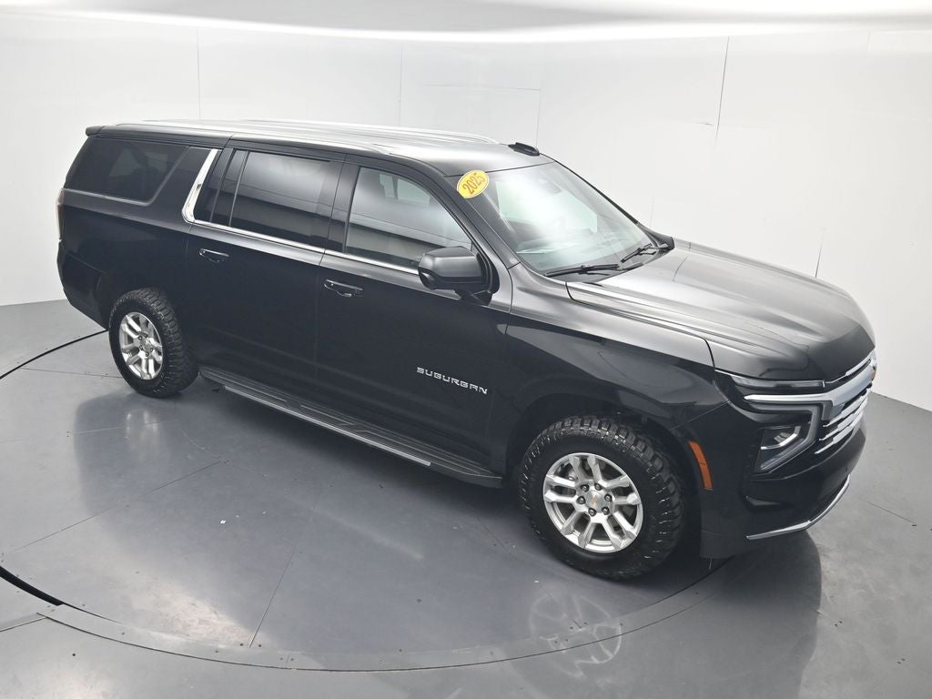 2025 Chevrolet Suburban LT