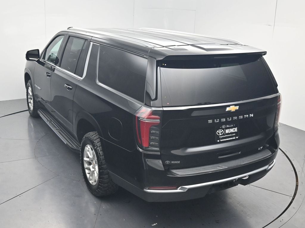 2025 Chevrolet Suburban LT
