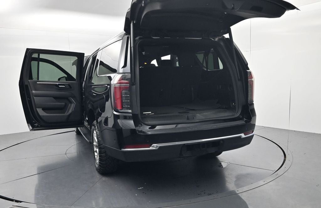 2025 Chevrolet Suburban LT