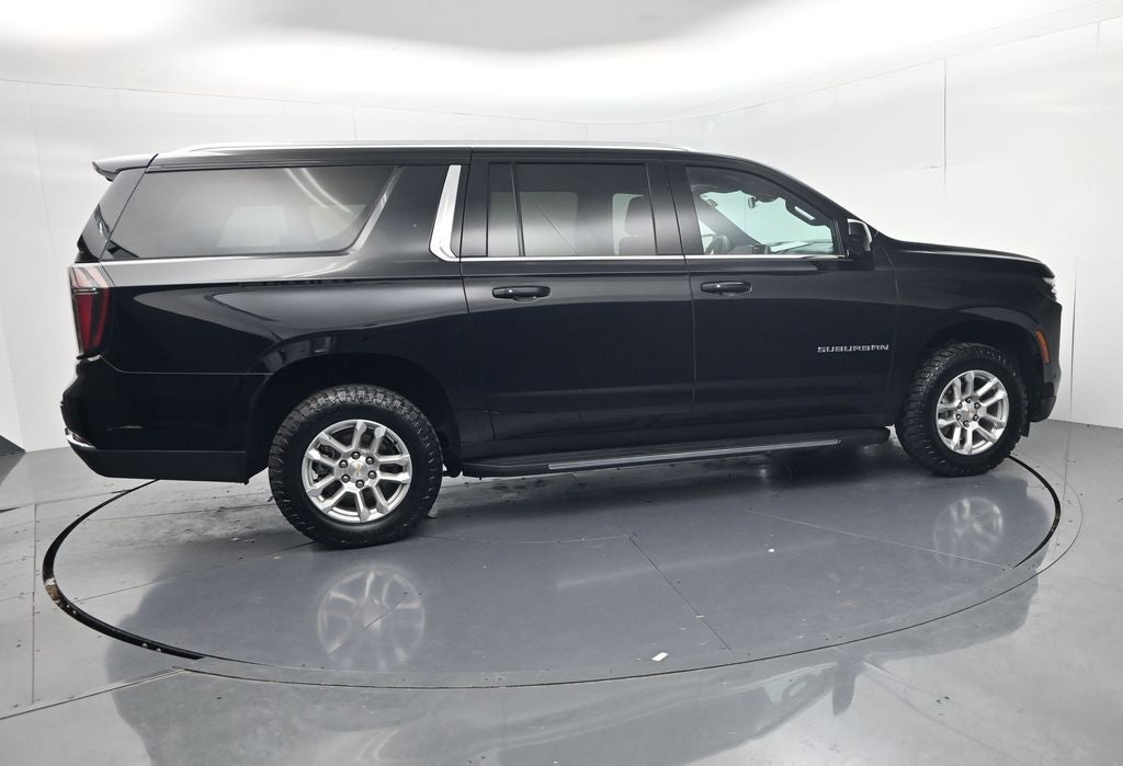 2025 Chevrolet Suburban LT