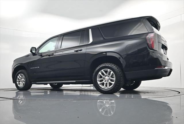 2025 Chevrolet Suburban LT
