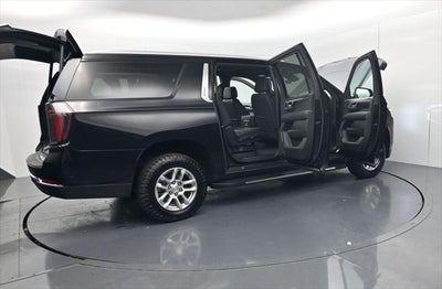 2025 Chevrolet Suburban LT