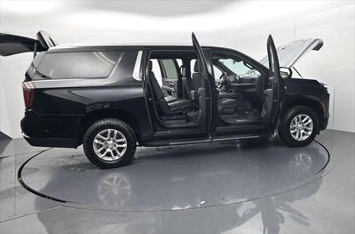 2025 Chevrolet Suburban LT