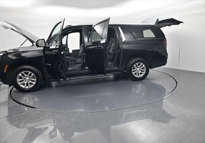 2025 Chevrolet Suburban LT