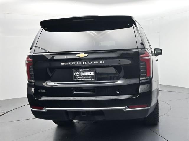 2025 Chevrolet Suburban LT