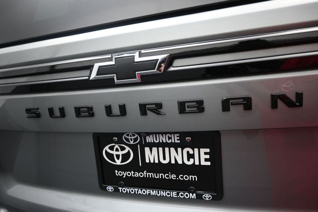 2023 Chevrolet Suburban RST