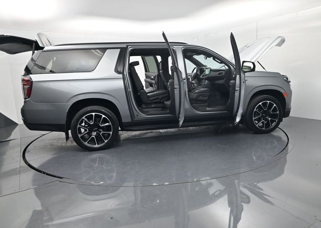2023 Chevrolet Suburban RST