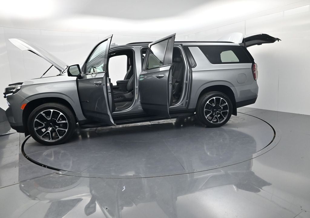 2023 Chevrolet Suburban RST