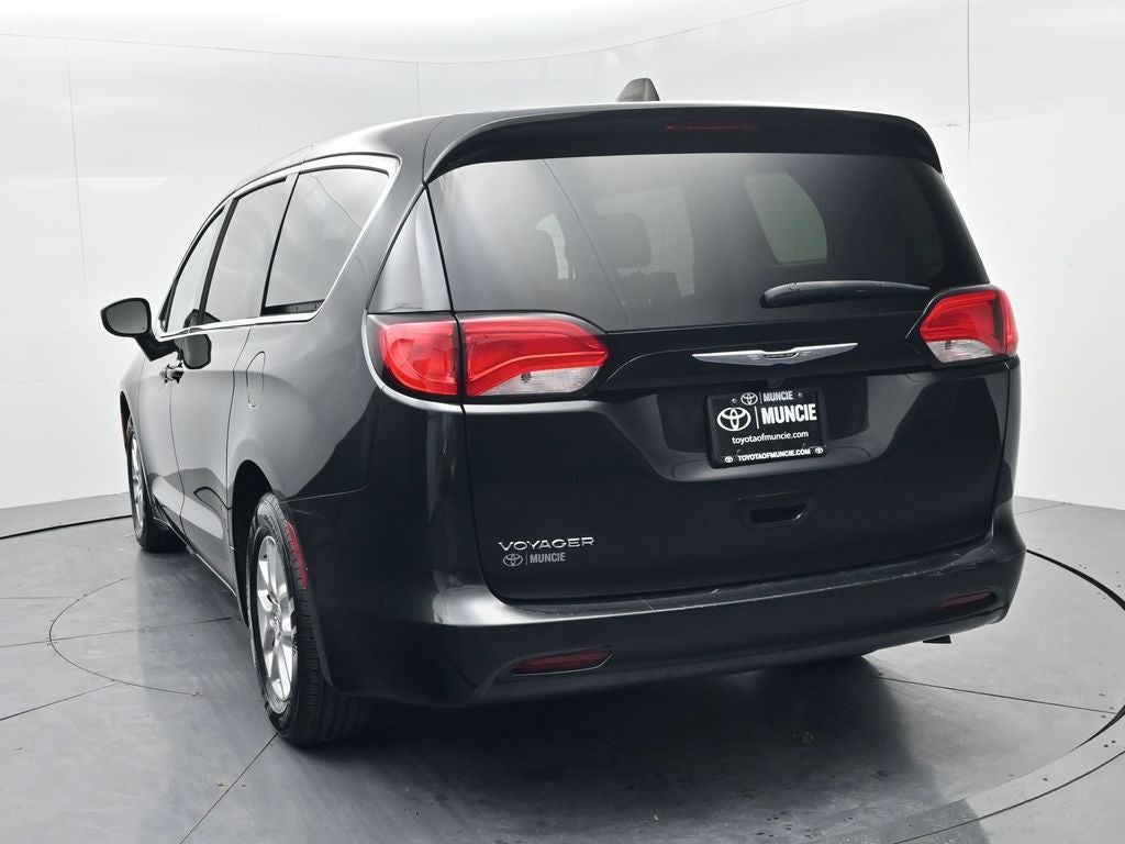 2023 Chrysler Voyager LX
