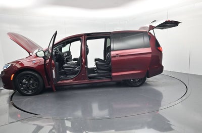 2023 Chrysler Pacifica Hybrid Touring L