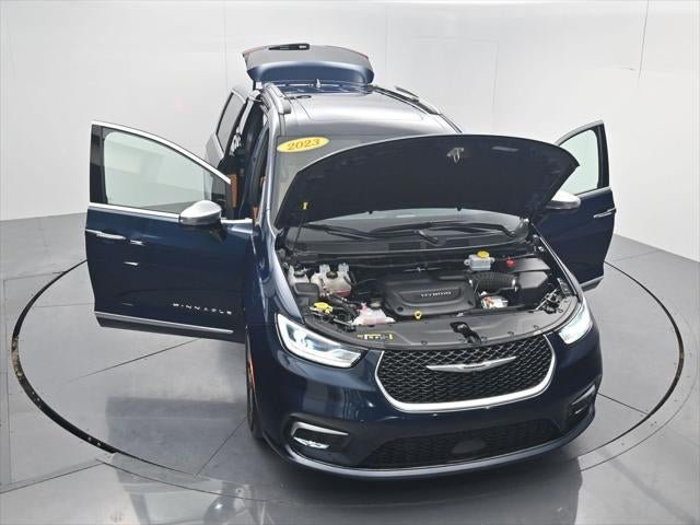 2023 Chrysler Pacifica Hybrid Pinnacle