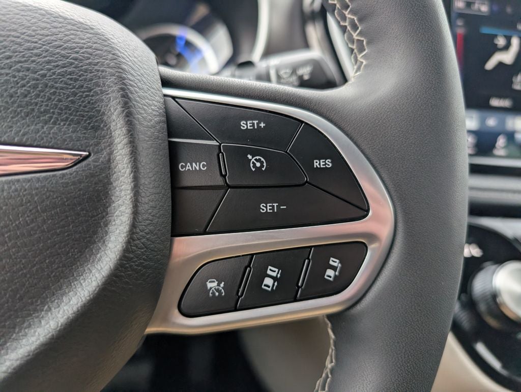 2024 Chrysler Pacifica Hybrid Select