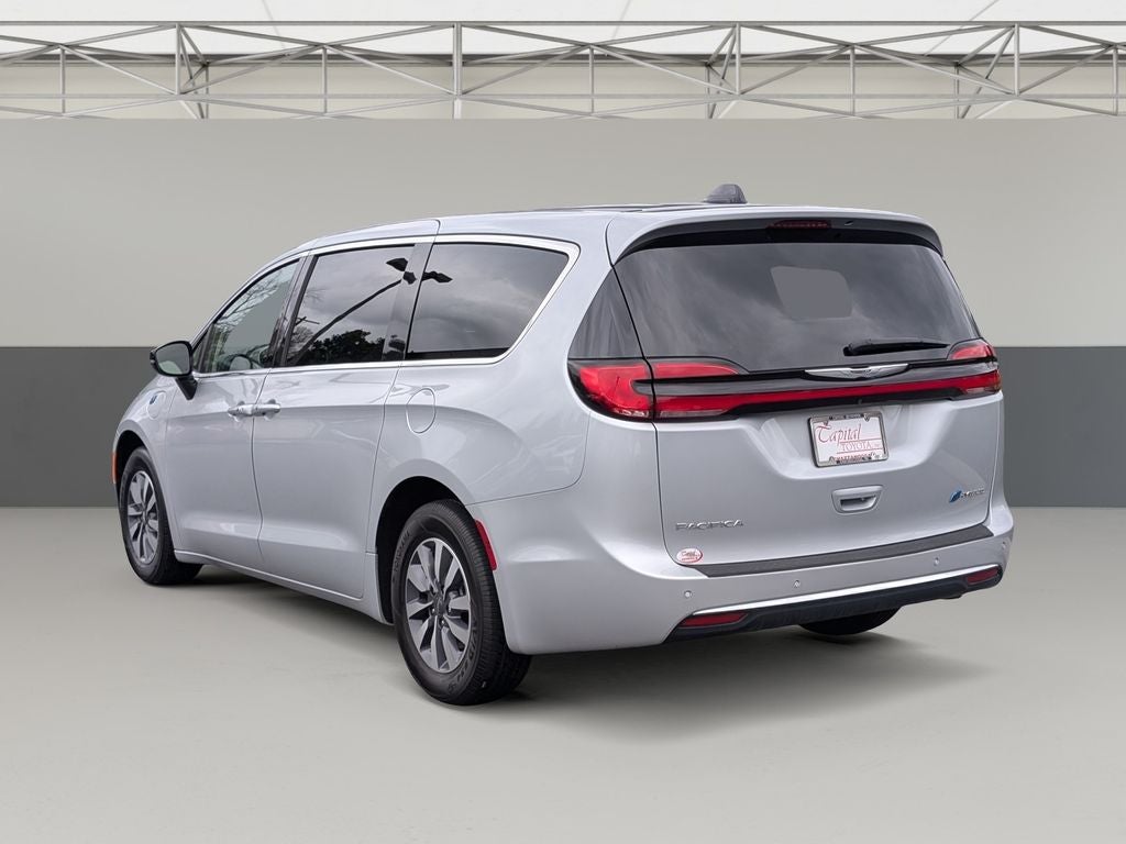 2024 Chrysler Pacifica Hybrid Select