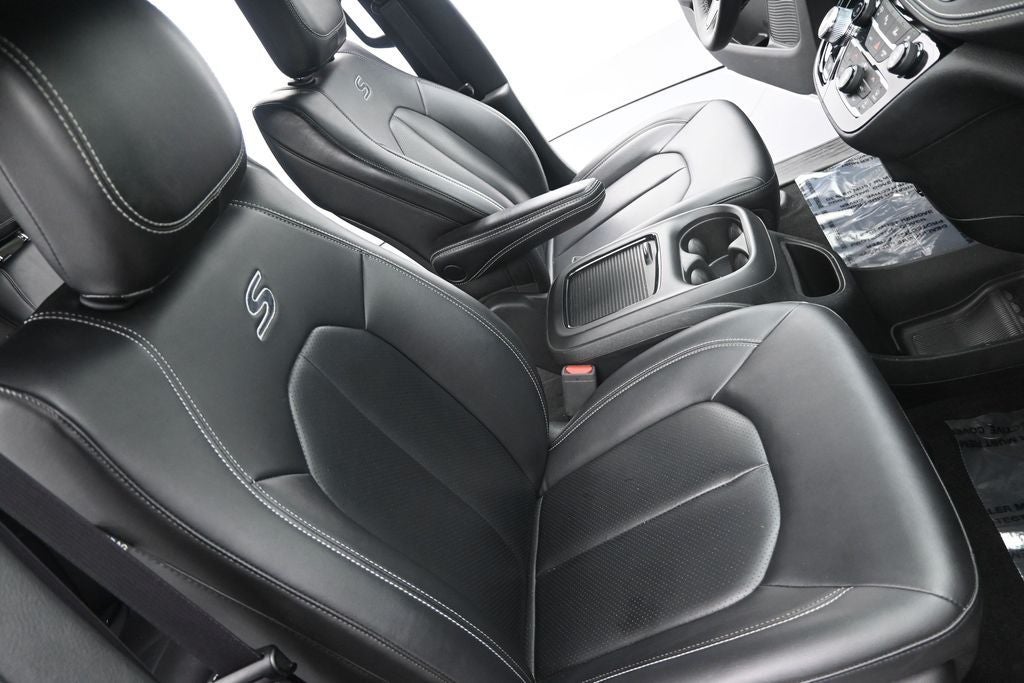 2024 Chrysler Pacifica Hybrid Select S Appearance