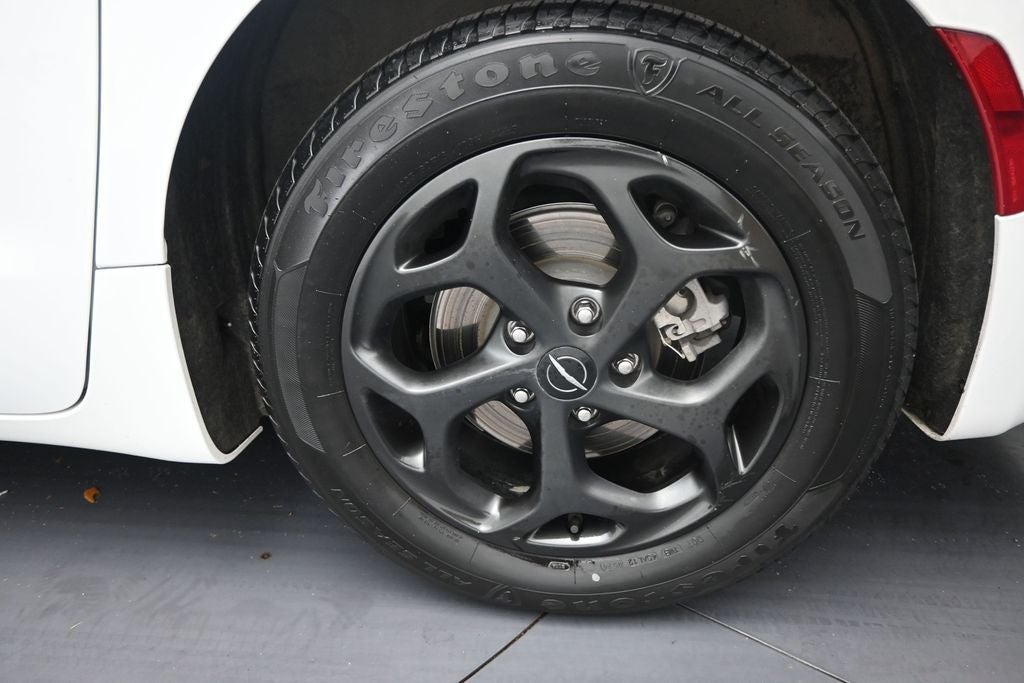 2024 Chrysler Pacifica Hybrid Select S Appearance