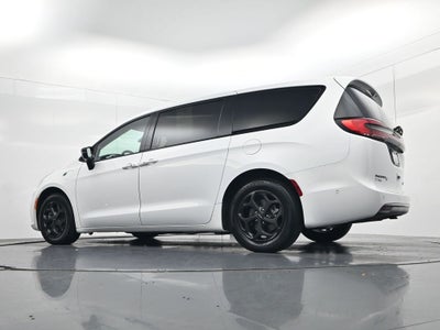 2024 Chrysler Pacifica Hybrid Select S Appearance