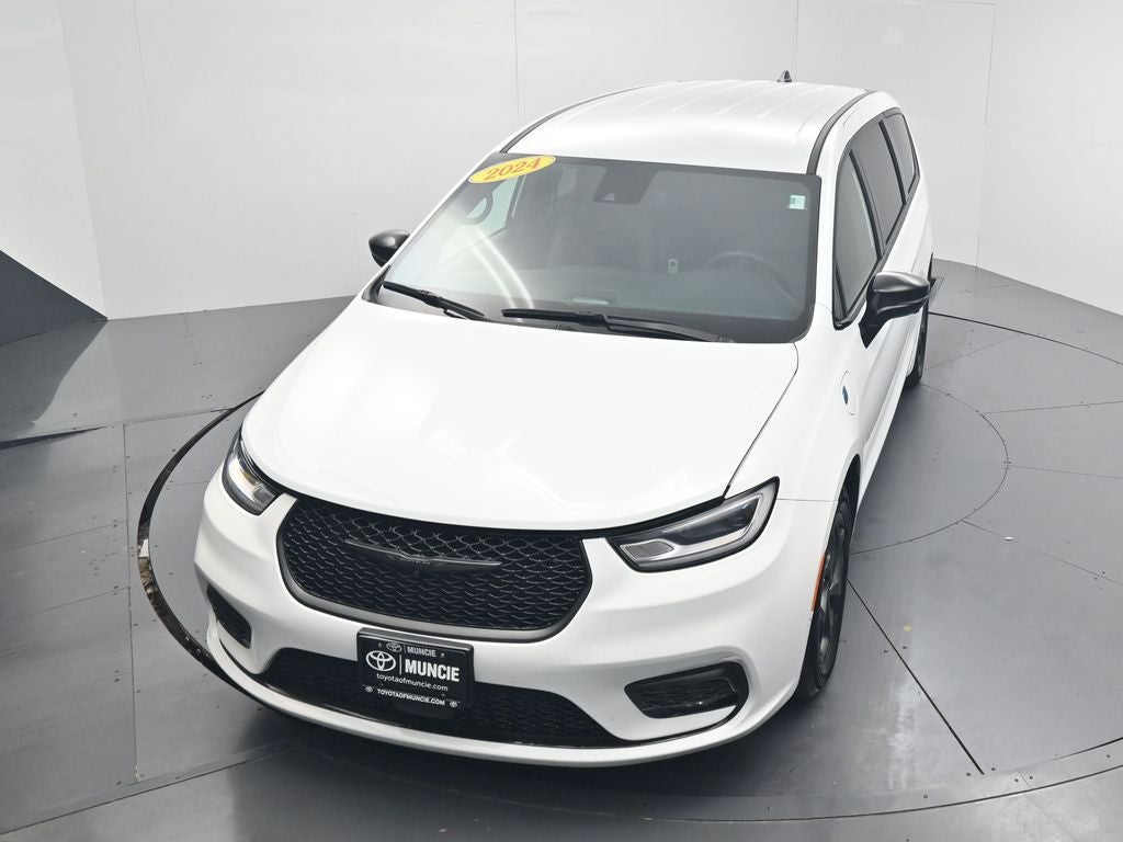 2024 Chrysler Pacifica Hybrid Select S Appearance