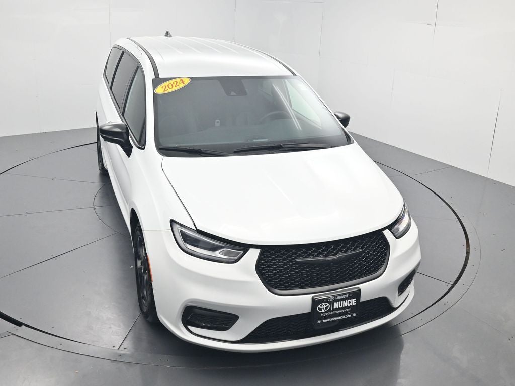 2024 Chrysler Pacifica Hybrid Select S Appearance