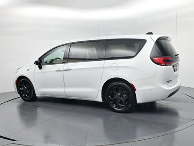 2024 Chrysler Pacifica Hybrid Select S Appearance