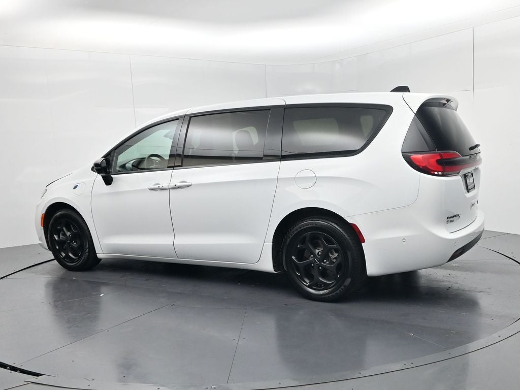 2024 Chrysler Pacifica Hybrid Select S Appearance