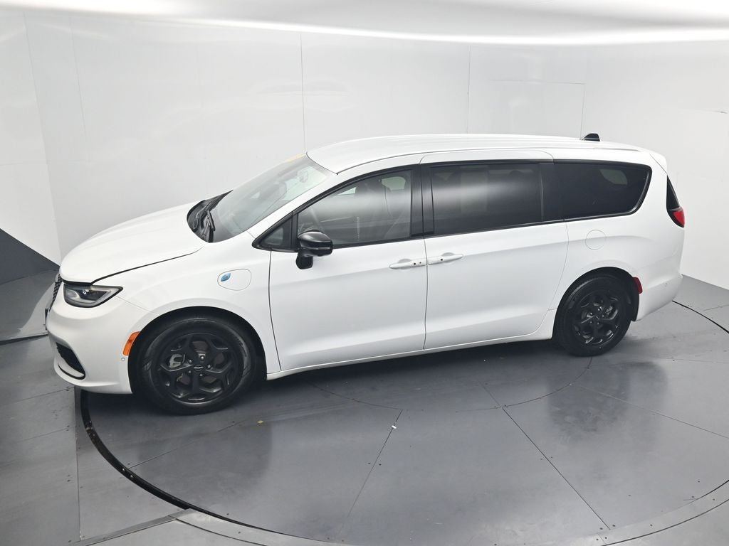 2024 Chrysler Pacifica Hybrid Select S Appearance