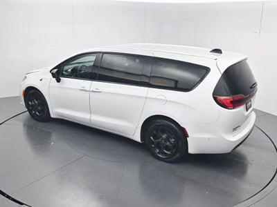 2024 Chrysler Pacifica Hybrid Select S Appearance