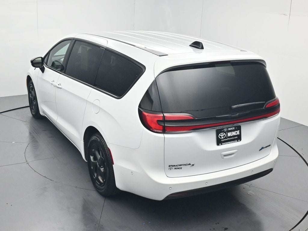 2024 Chrysler Pacifica Hybrid Select S Appearance