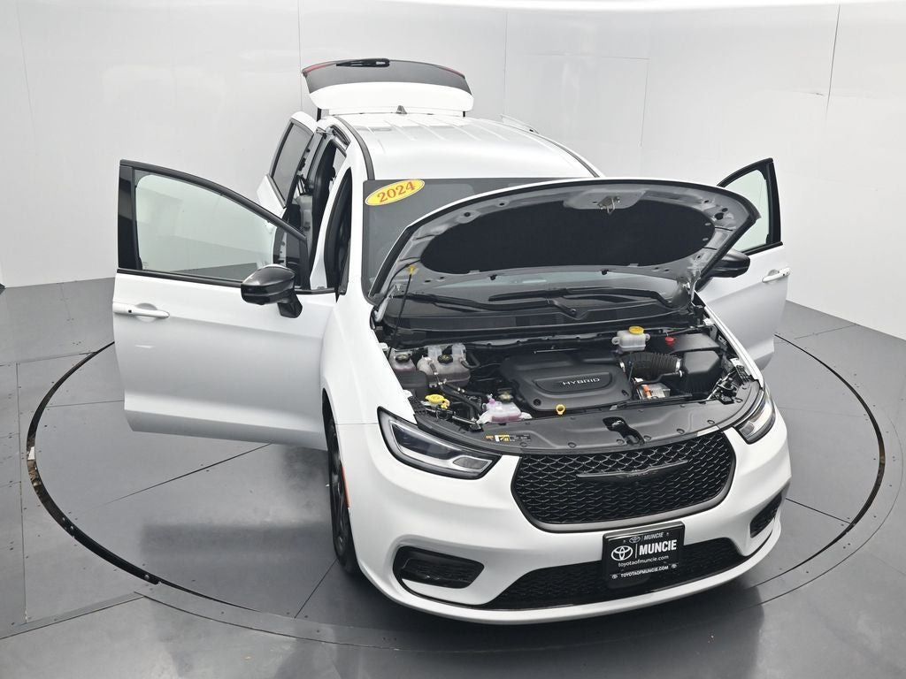 2024 Chrysler Pacifica Hybrid Select S Appearance