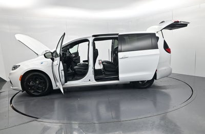 2024 Chrysler Pacifica Hybrid Select S Appearance