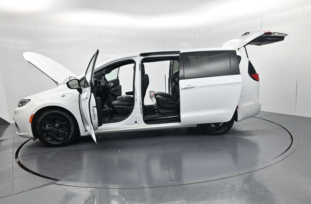2024 Chrysler Pacifica Hybrid Select S Appearance