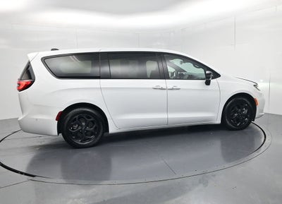 2024 Chrysler Pacifica Hybrid Select S Appearance