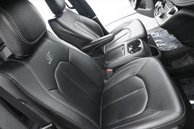 2024 Chrysler Pacifica Hybrid Select S Appearance