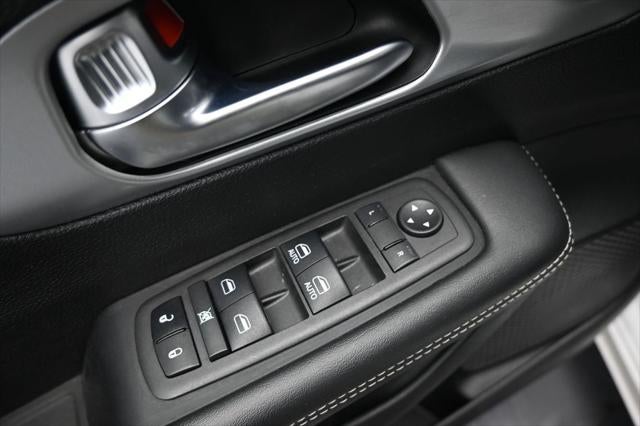 2024 Chrysler Pacifica Hybrid Select S Appearance