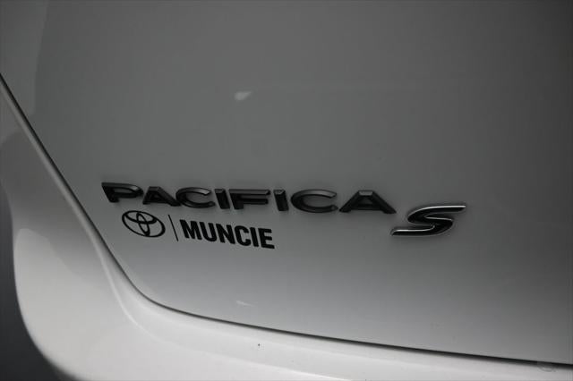 2024 Chrysler Pacifica Hybrid Select S Appearance