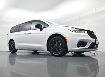2024 Chrysler Pacifica Hybrid Select S Appearance