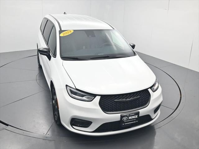 2024 Chrysler Pacifica Hybrid Select S Appearance