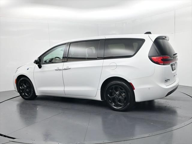 2024 Chrysler Pacifica Hybrid Select S Appearance