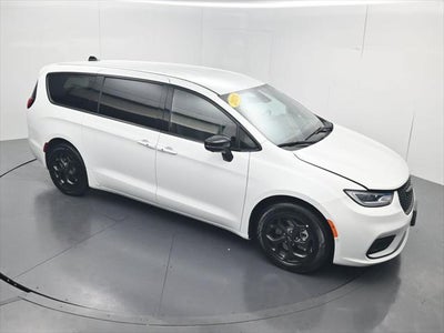 2024 Chrysler Pacifica Hybrid Select S Appearance