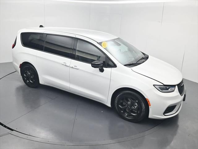 2024 Chrysler Pacifica Hybrid Select S Appearance