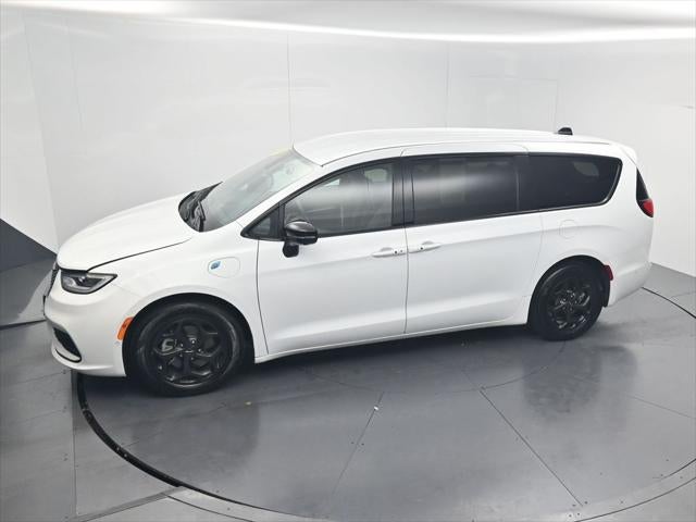 2024 Chrysler Pacifica Hybrid Select S Appearance