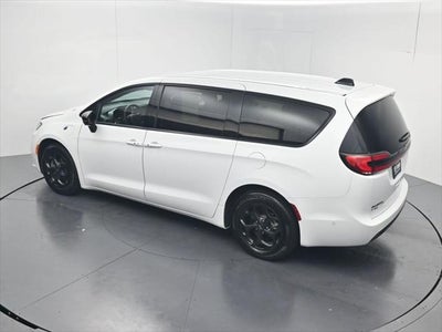 2024 Chrysler Pacifica Hybrid Select S Appearance