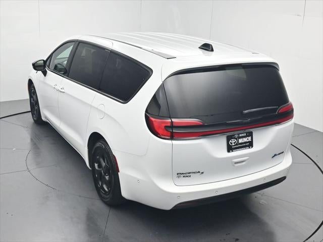 2024 Chrysler Pacifica Hybrid Select S Appearance