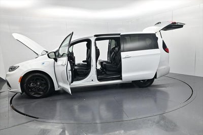 2024 Chrysler Pacifica Hybrid Select S Appearance