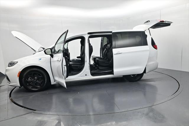 2024 Chrysler Pacifica Hybrid Select S Appearance